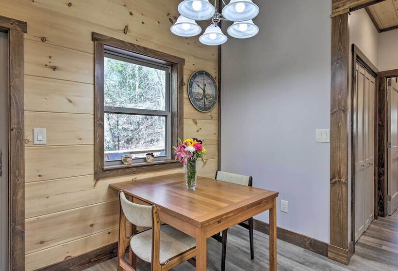 Airy Ellijay Home W/ Spacious Creekside Deck!