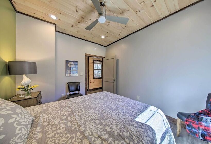 Airy Ellijay Home W/ Spacious Creekside Deck!