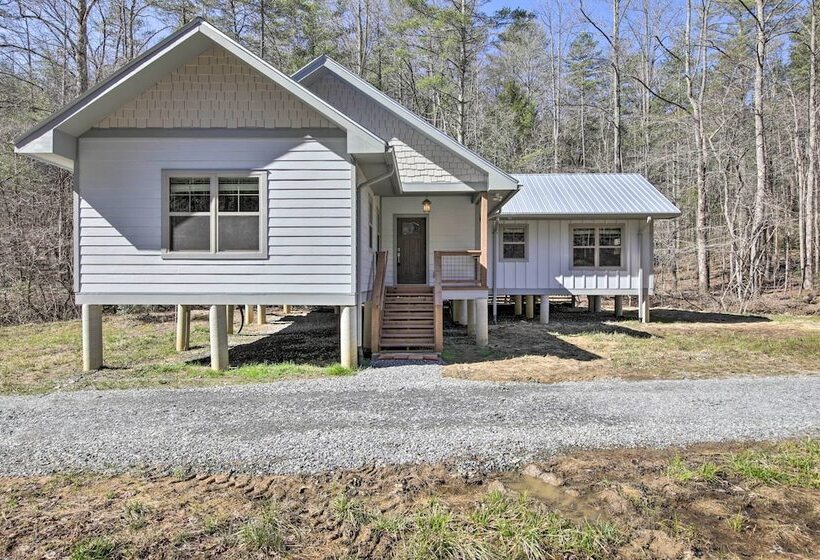 Airy Ellijay Home W/ Spacious Creekside Deck!