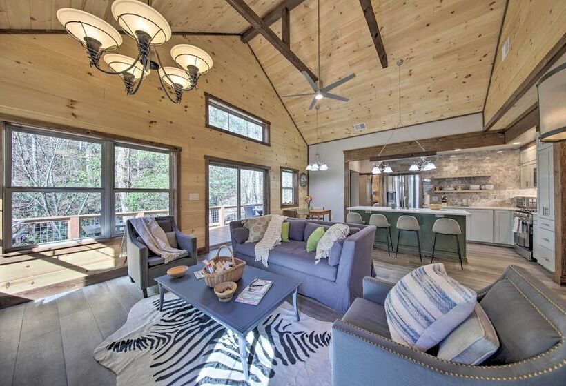 Airy Ellijay Home W/ Spacious Creekside Deck!