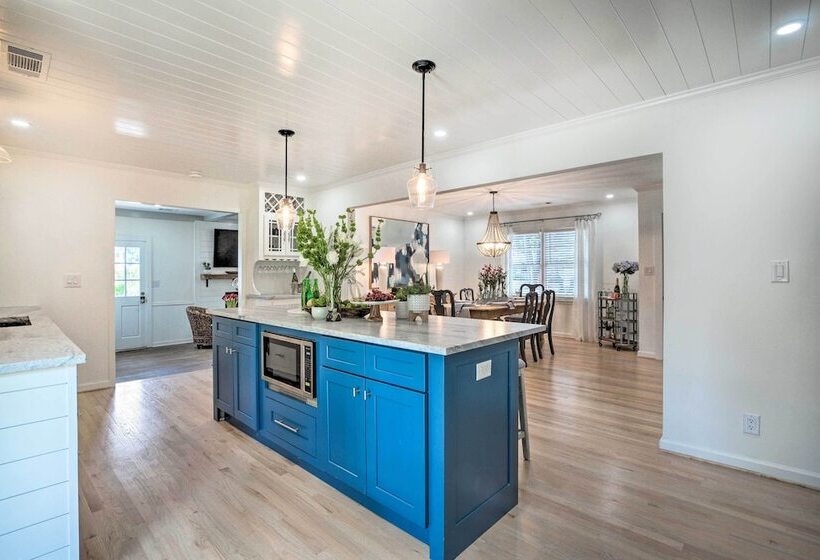 Walk To Dtwn Alpharetta: Modern Home W/ Fire Pit