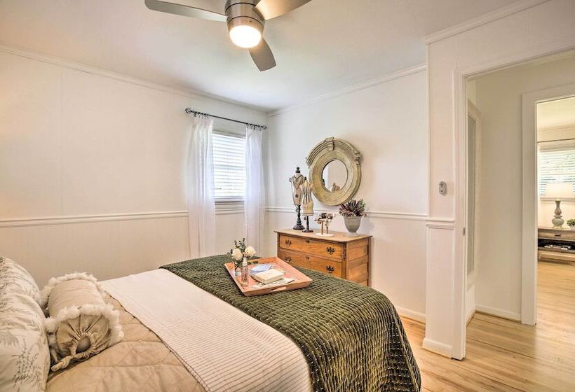 Walk To Dtwn Alpharetta: Modern Home W/ Fire Pit