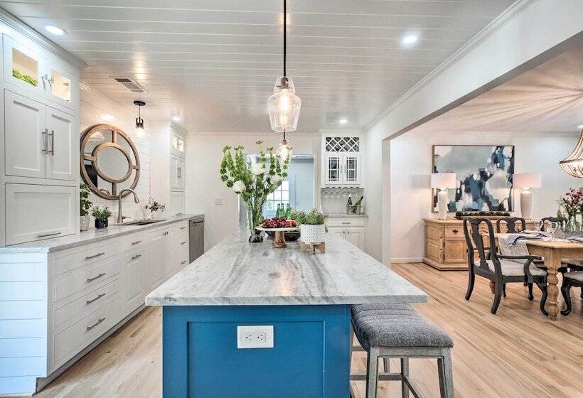 Walk To Dtwn Alpharetta: Modern Home W/ Fire Pit