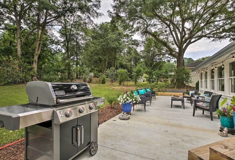 Walk To Dtwn Alpharetta: Modern Home W/ Fire Pit