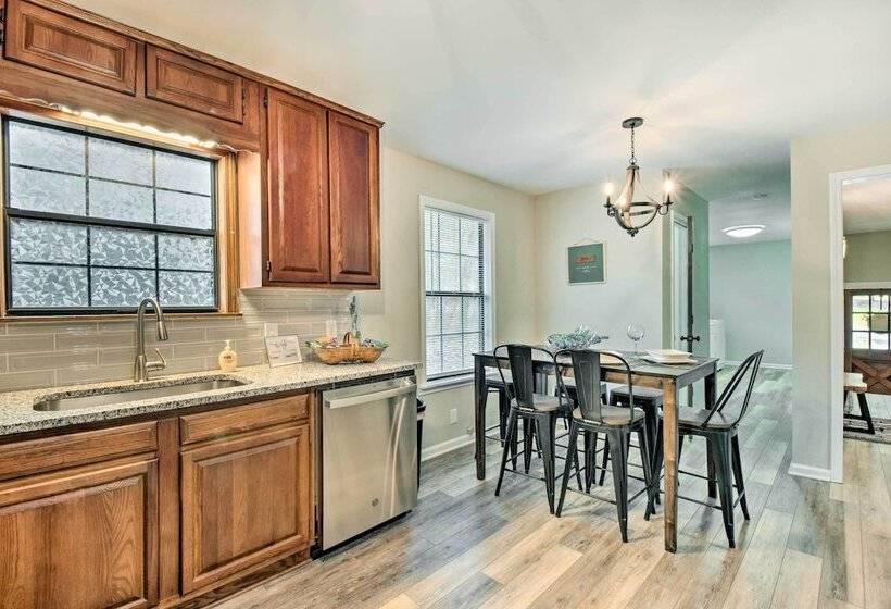 Beautiful Clarkesville Home ~ 8 Mi To Helen!