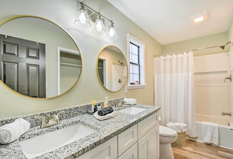 Beautiful Clarkesville Home ~ 8 Mi To Helen!