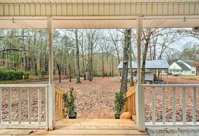 Beautiful Clarkesville Home ~ 8 Mi To Helen!