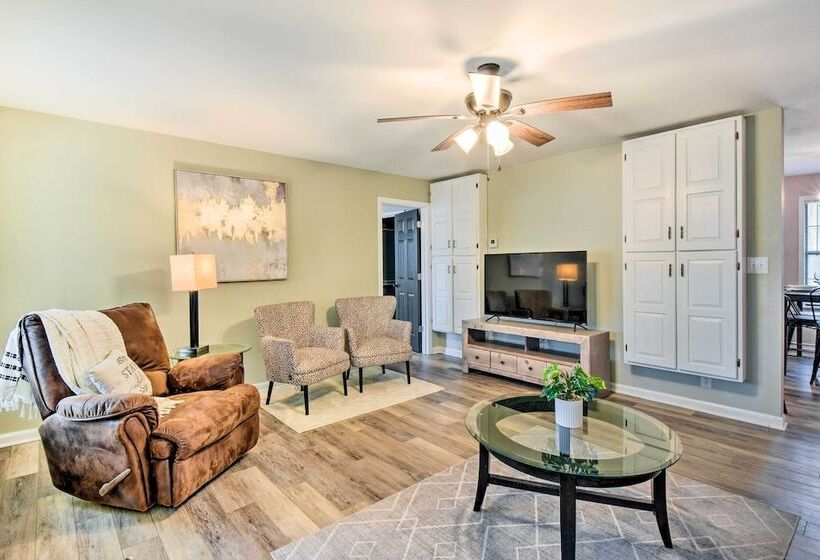 Beautiful Clarkesville Home ~ 8 Mi To Helen!