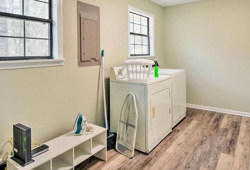 Beautiful Clarkesville Home ~ 8 Mi To Helen!