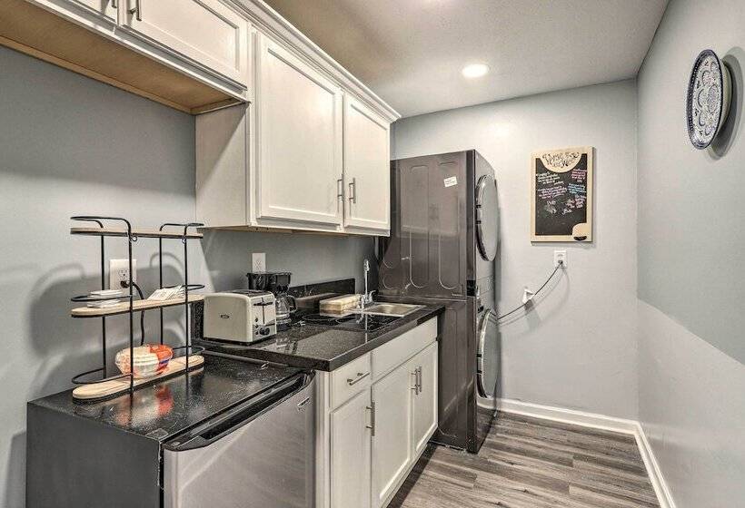 Beautiful Hampton Home W/ Gazebo & Backyard!