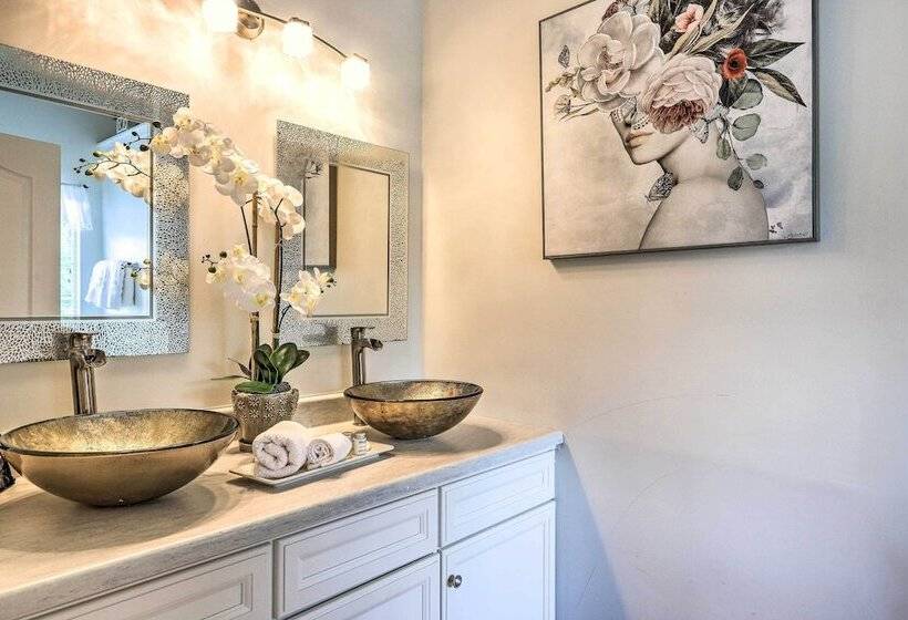 Beautiful Hampton Home W/ Gazebo & Backyard!