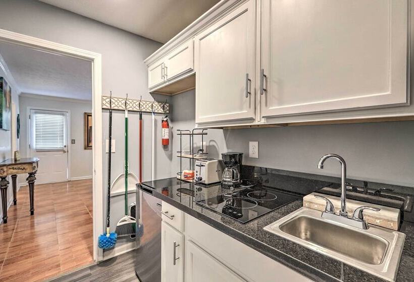 Beautiful Hampton Home W/ Gazebo & Backyard!