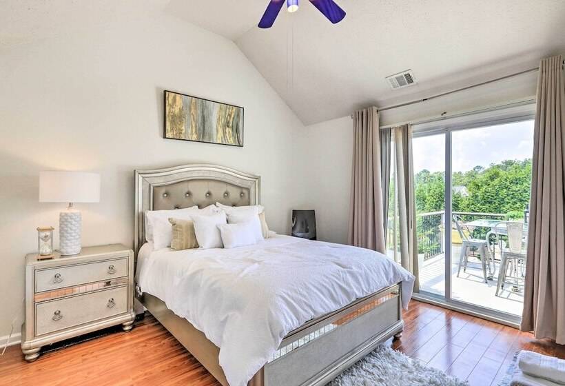 Beautiful Hampton Home W/ Gazebo & Backyard!