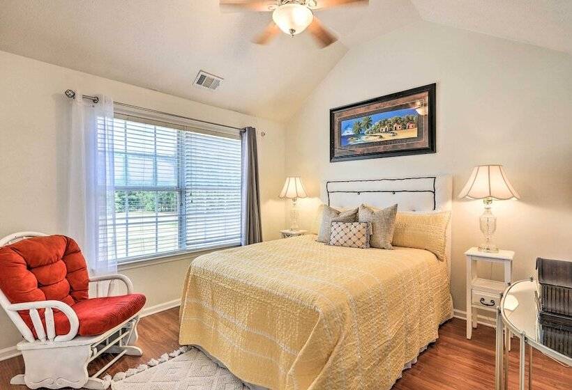 Beautiful Hampton Home W/ Gazebo & Backyard!