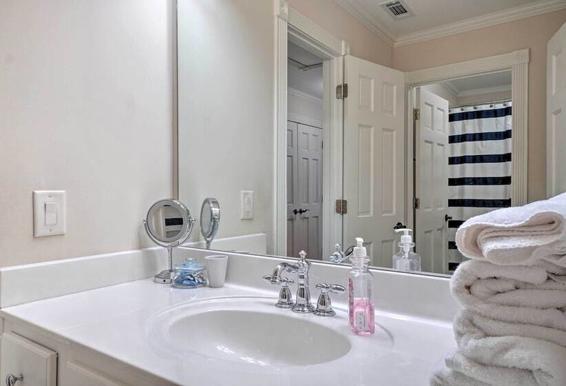 Beautiful Hiawassee Home W/ Mountain Views!