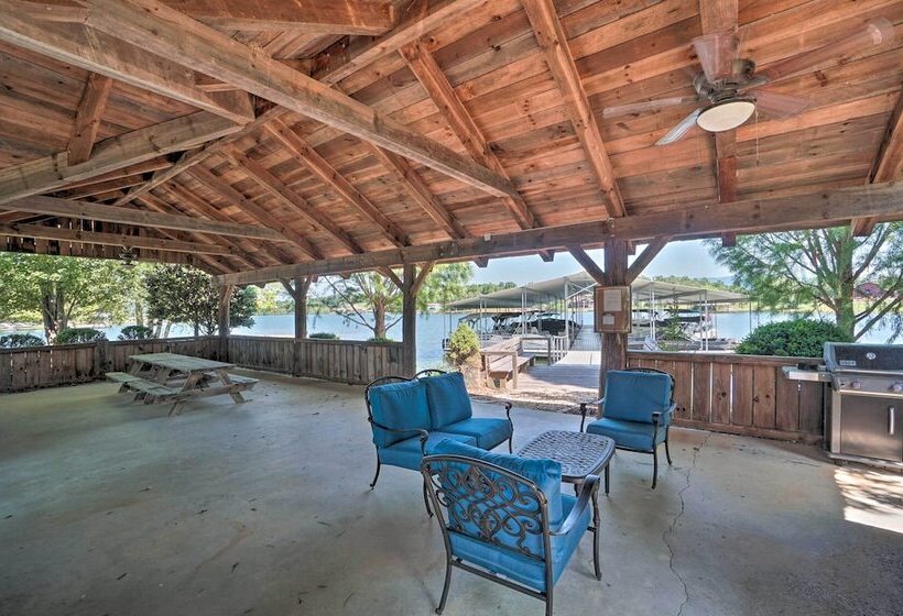 Beautiful Hiawassee Home W/ Mountain Views!