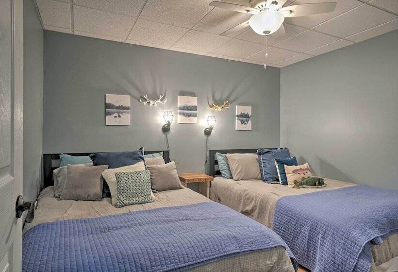 Beautiful Hiawassee Home W/ Mountain Views!