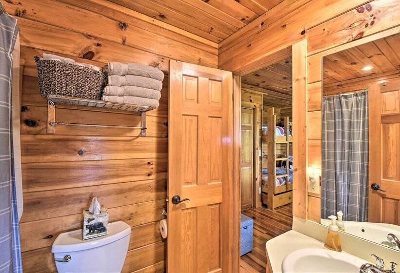 Bent Tree Cabin With Mountain & Lake Views!