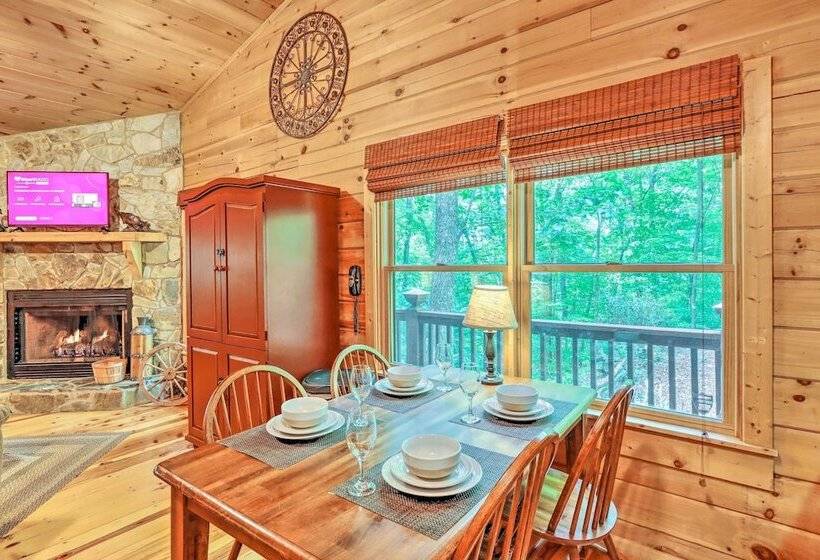Bigfoot S Hideout  In Blue Ridge W/ Hot Tub!