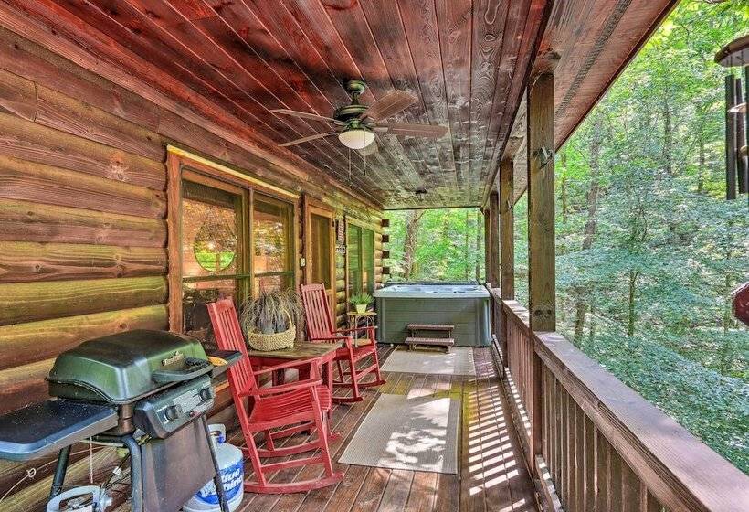 Bigfoot S Hideout  In Blue Ridge W/ Hot Tub!