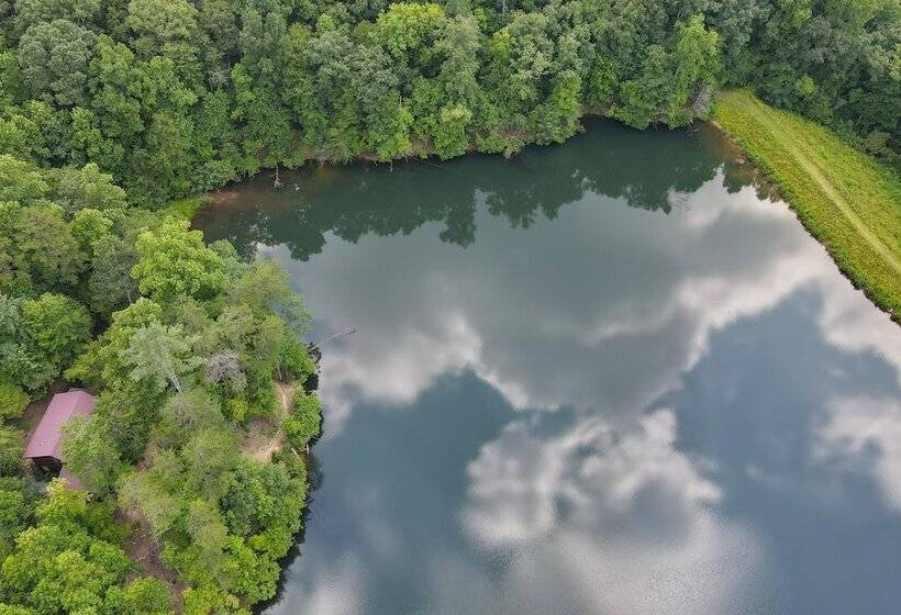 Bigfoot S Hideout In Blue Ridge W/ Hot Tub!