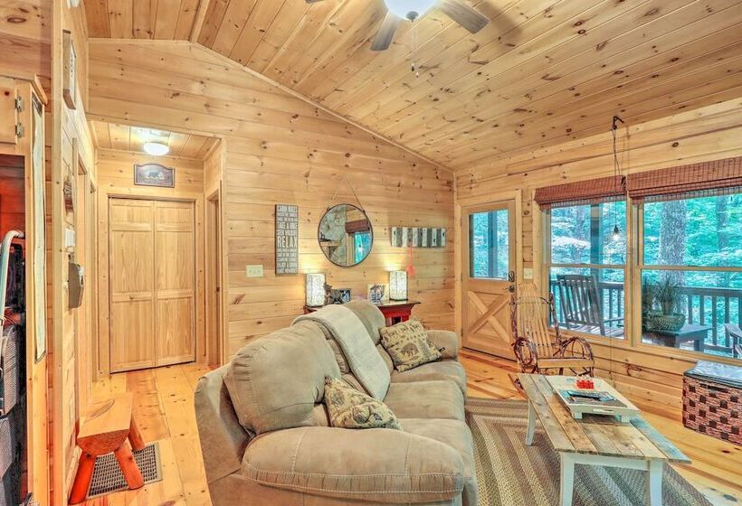 Bigfoot S Hideout  In Blue Ridge W/ Hot Tub!