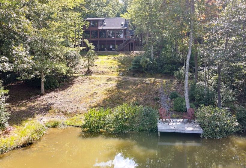 Blue Ridge Cabin W/ Hot Tub & Private Lake!