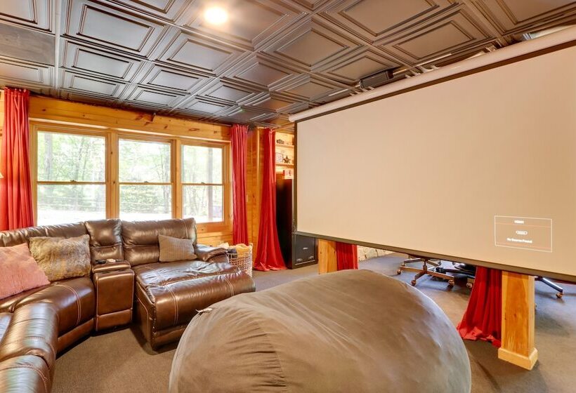 Blue Ridge Cabin W/ Hot Tub & Private Lake!