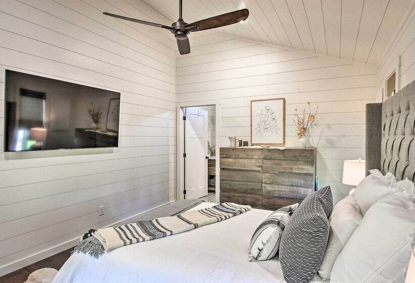 Blue Ridge Cottage: Modern Solace In The Mountains