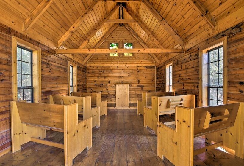 Blue Ridge Hideaway W/ Fire Pit & Mtn Views!