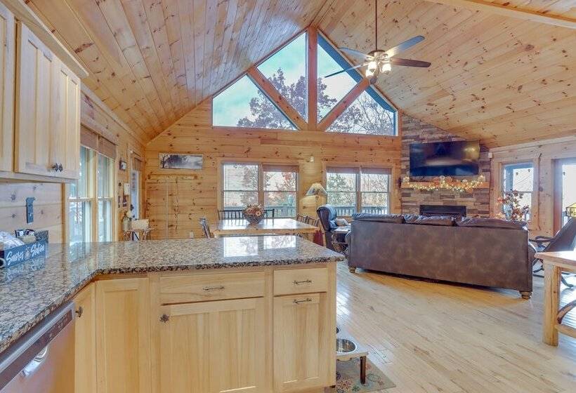 Mtn View Cabin: Hot Tub & Game Room In Blue Ridge