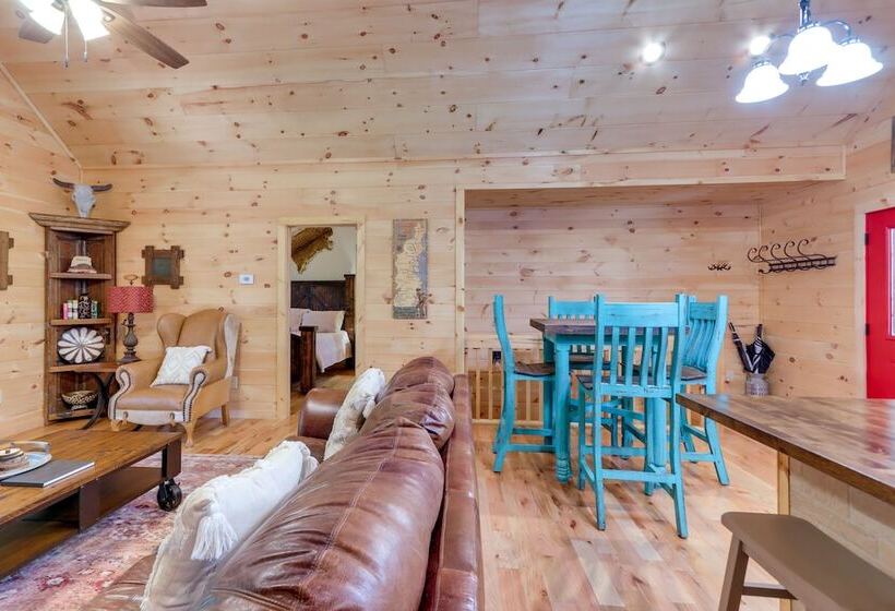 Blue Ridge Mountains Cabin W/ Hot Tub & Game Room!