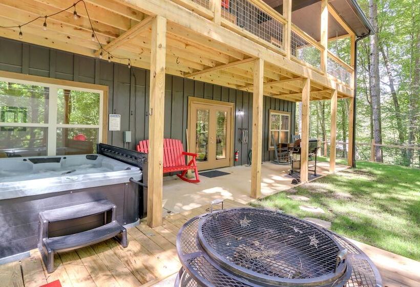 Blue Ridge Mountains Cabin W/ Hot Tub & Game Room!