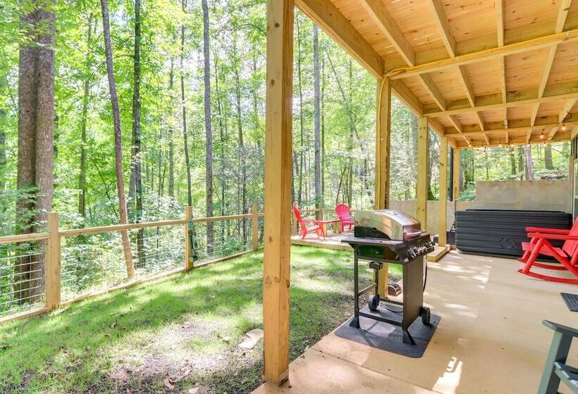Blue Ridge Mountains Cabin W/ Hot Tub & Game Room!