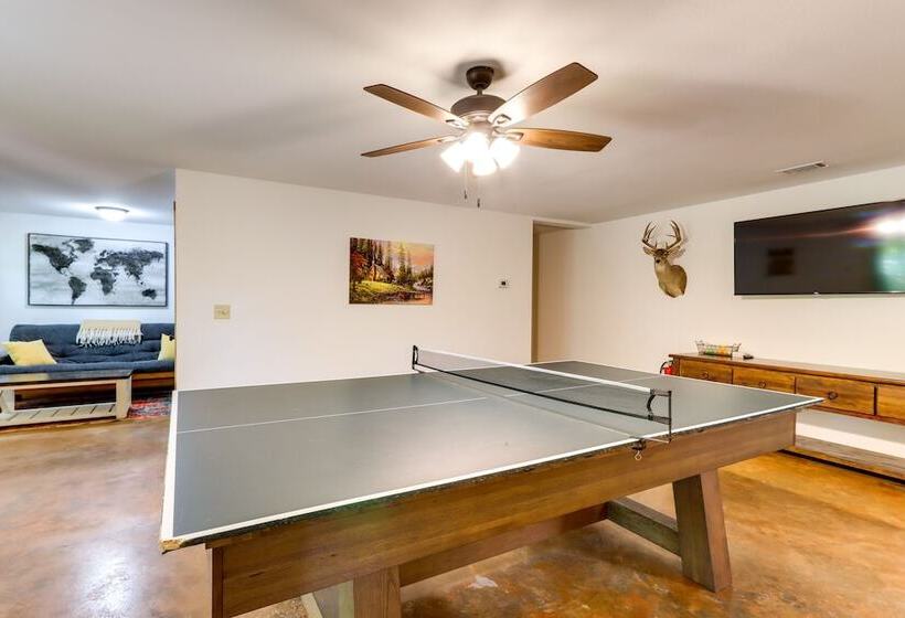 Blue Ridge Mountains Cabin W/ Hot Tub & Game Room!