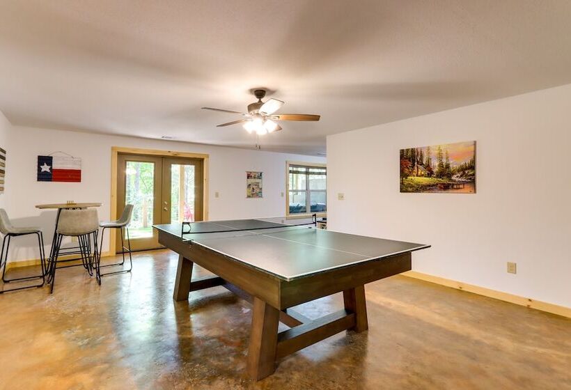 Blue Ridge Mountains Cabin W/ Hot Tub & Game Room!