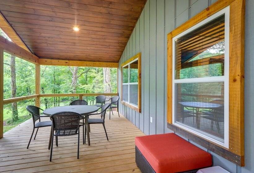 Blue Ridge Mountainside Cottage W/ Fire Pit!