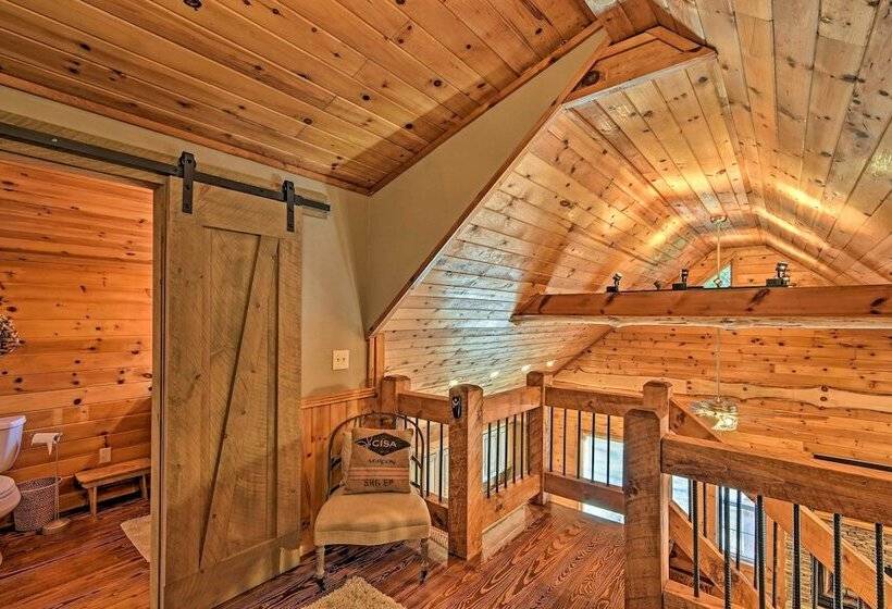 Blue Ridge Mtns Creekside Cabin W/ Hot Tub + Pier!