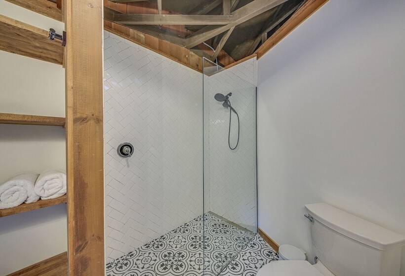 Bonners Ferry Cabin W/ Wraparound Deck & Views!