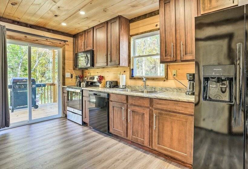 Brand New Trenton Cabin: Panoramic Lake Views