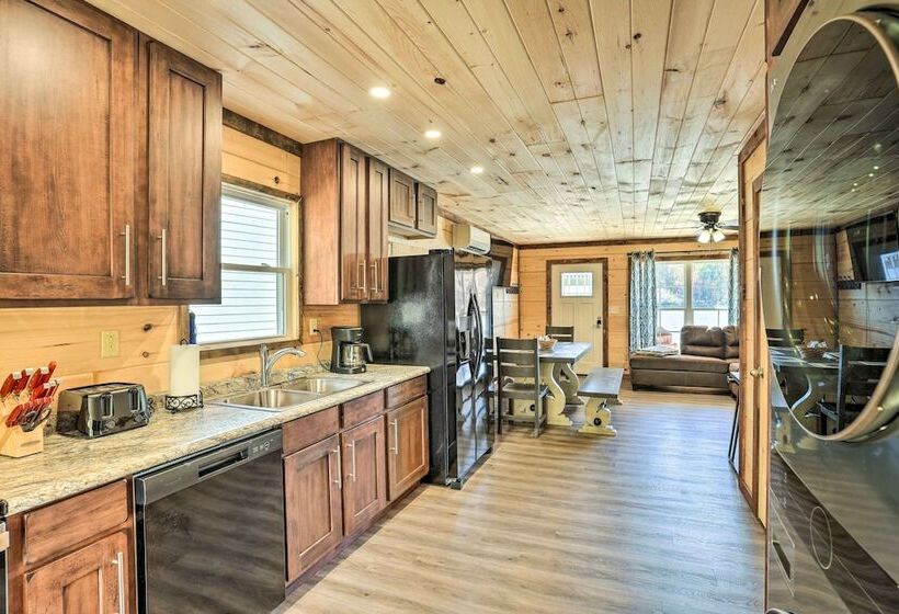 Brand New Trenton Cabin: Panoramic Lake Views