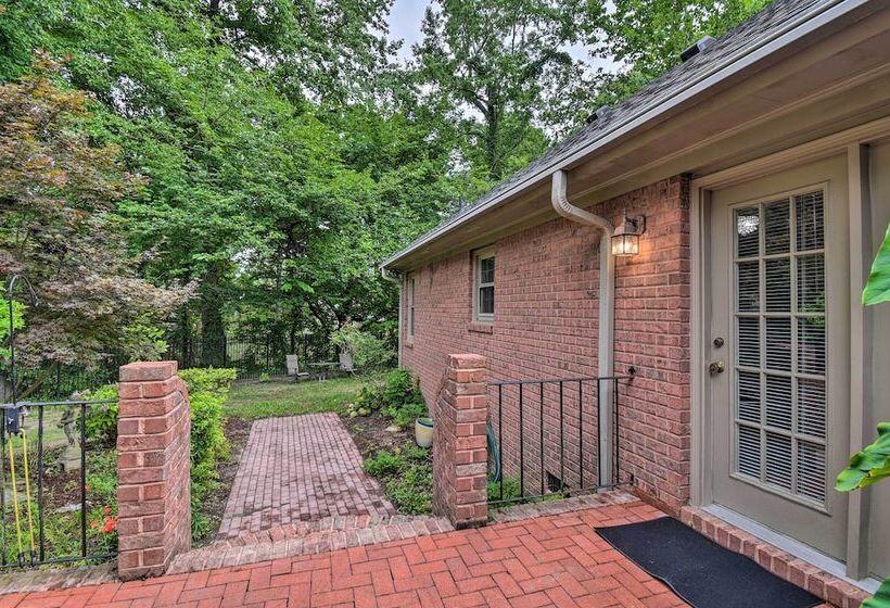 Bright Chesapeake Home Near Shopping & Dining