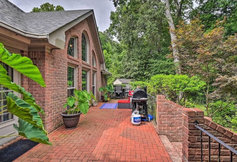 Bright Chesapeake Home Near Shopping & Dining