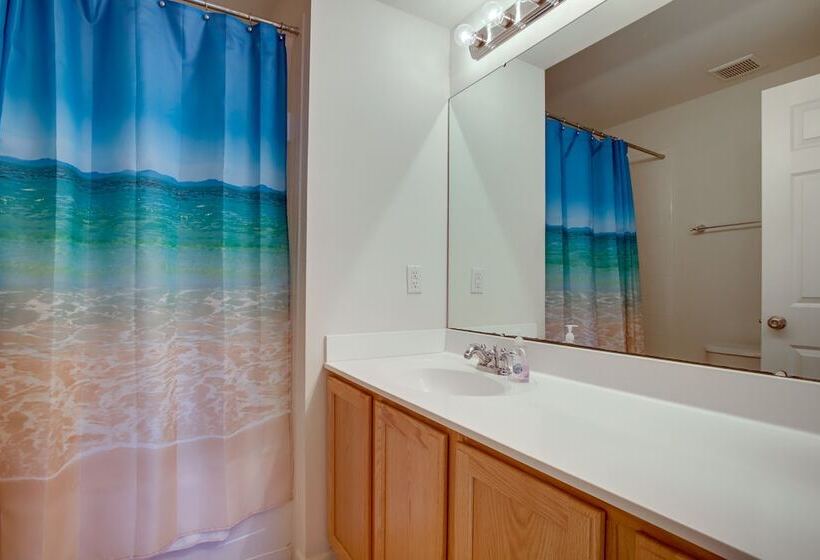 Bright Greenbackville Vacation Home W/ Game Room