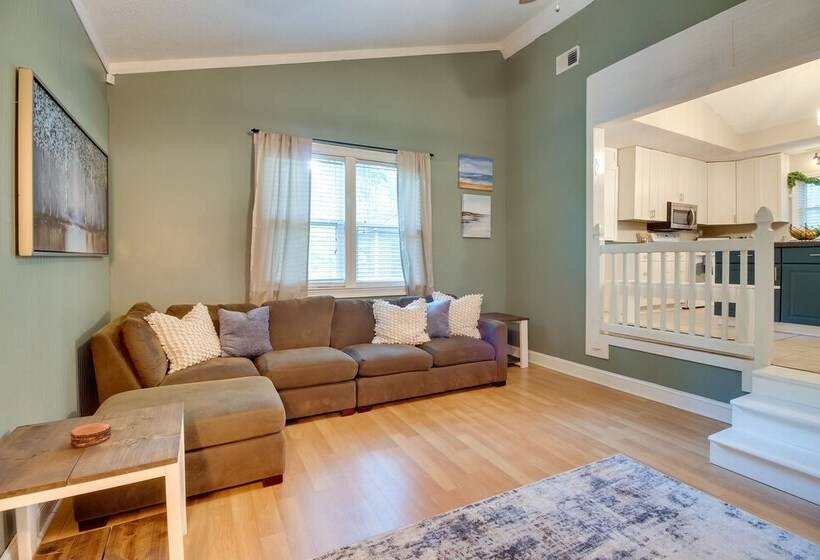 Bright Guyton Home W/ Private Yard & Hot Tub!