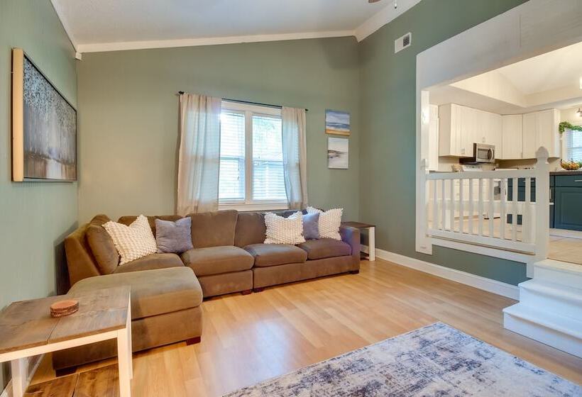 Bright Guyton Home W/ Private Yard & Hot Tub!