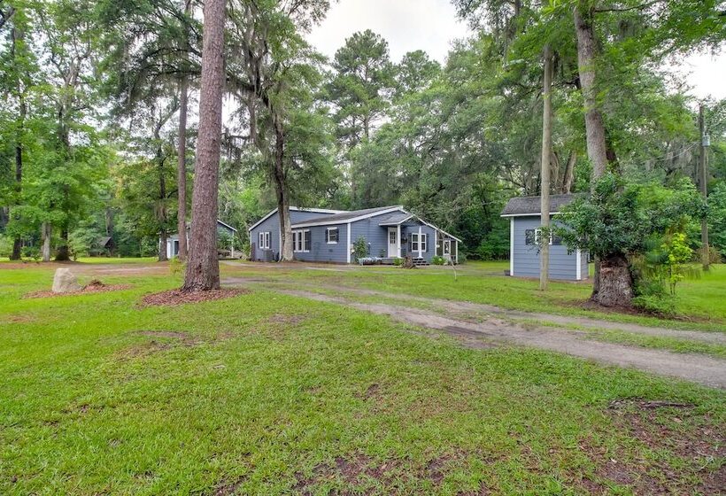 Bright Guyton Home W/ Private Yard & Hot Tub!