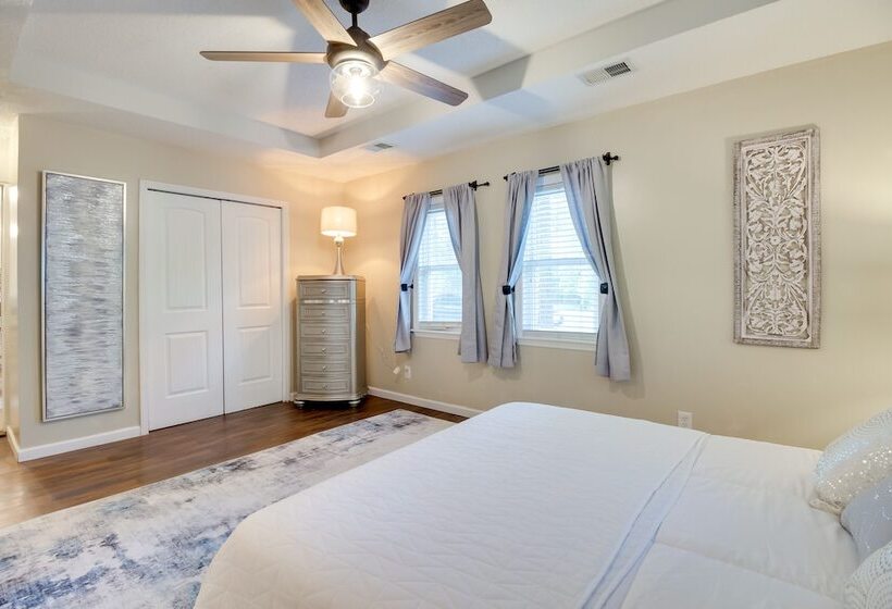 Bright Guyton Home W/ Private Yard & Hot Tub!