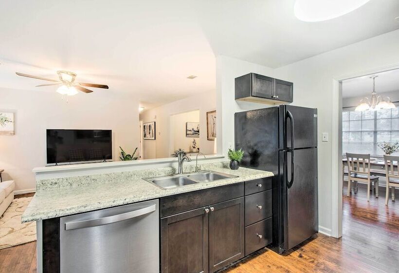 Bright Hinesville Home, 43 Mi To Savannah!