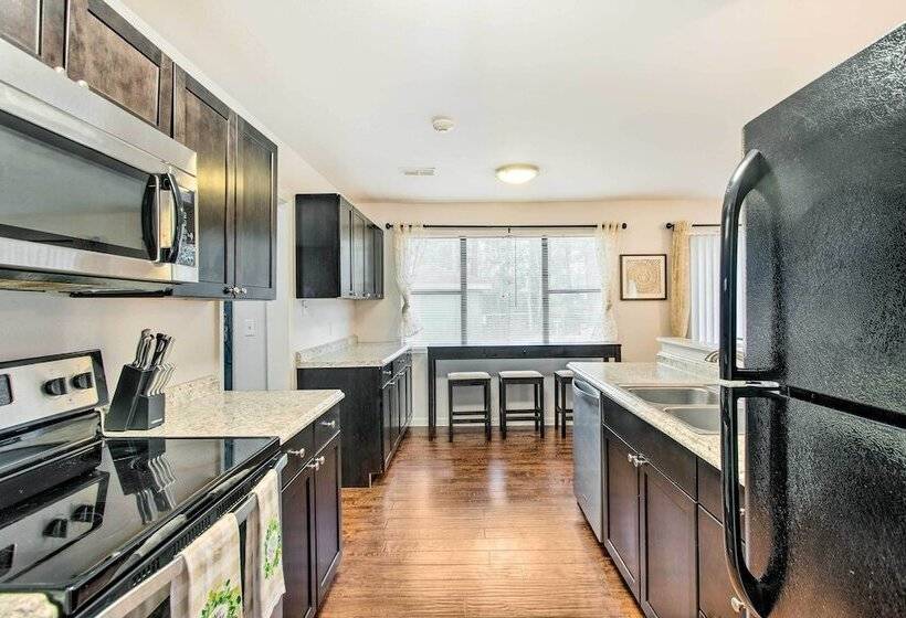 Bright Hinesville Home, 43 Mi To Savannah!